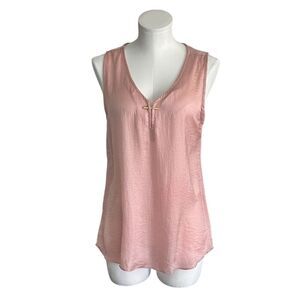 NWT Harvé Benard Women's Pink Textured Satin V-Neck Sleeveless Tank Top Size M
